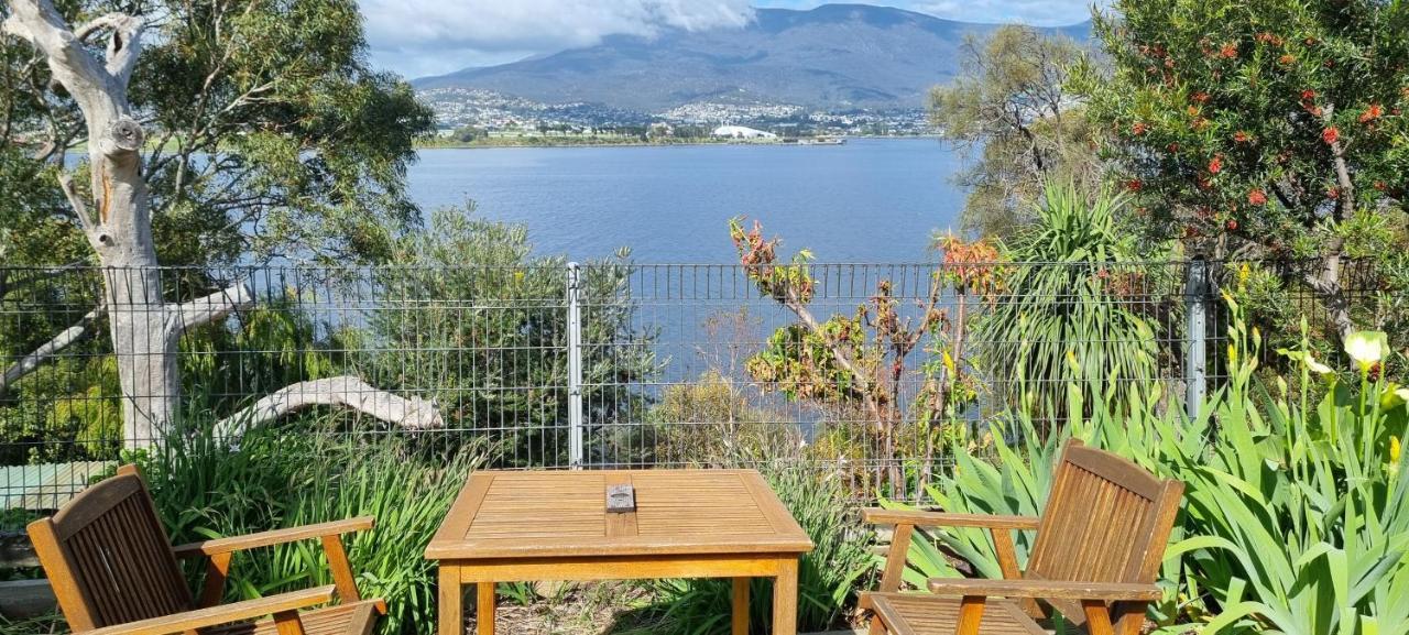 Waterfront Abode - 2 Bedrooms Хобарт Экстерьер фото